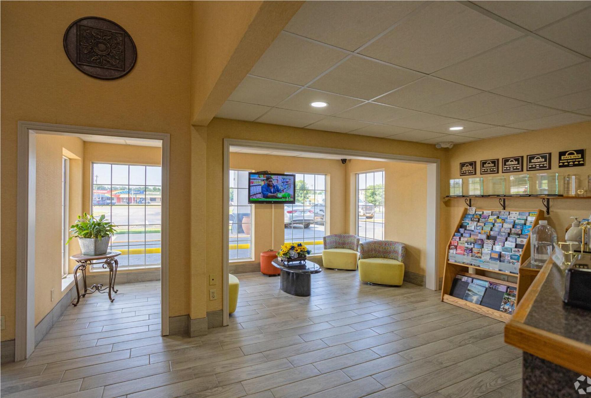 Days Inn By Wyndham Pauls Valley Exterior photo